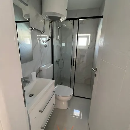 Deluxe Bb Čapljina