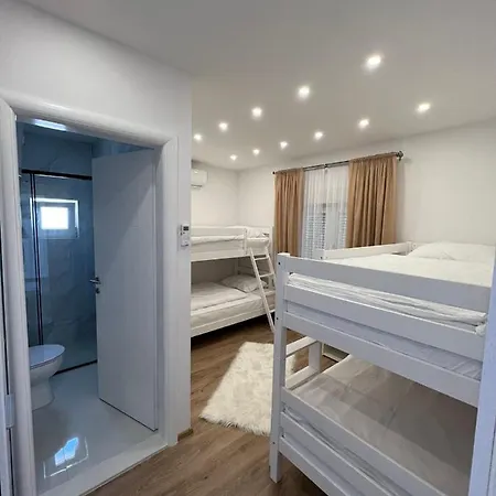 ヴィラ Deluxe Bb *